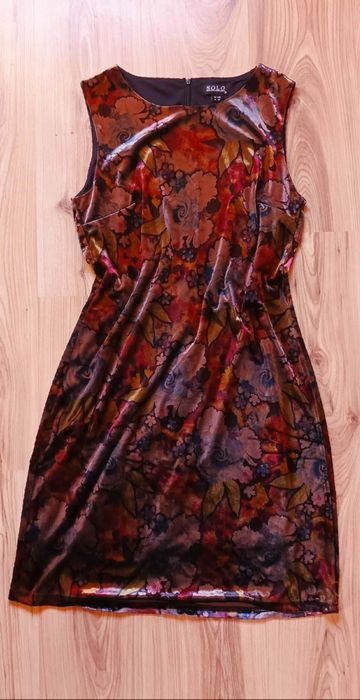 Aksamitna welurowa sukienka damska Solo XL 42 14