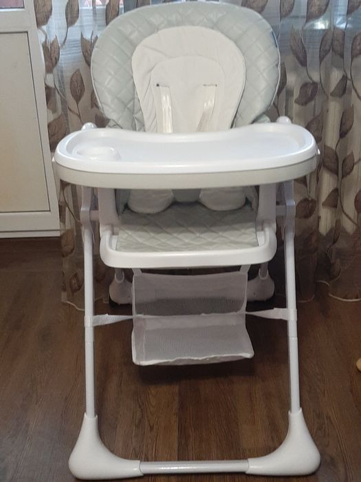 Продам стільчик для годування Bambi M 3890