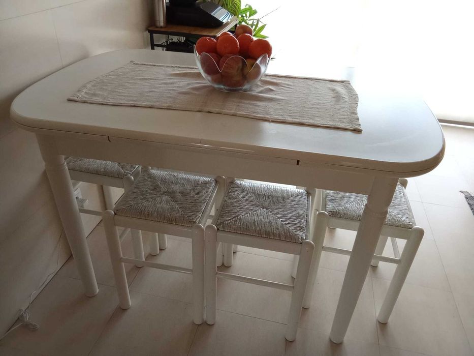 Mesa de cozinha extensível