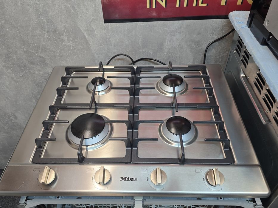 Ціла кухня Miele!Духовка НВЧ+пароварка кавоварка посудомийка Газова