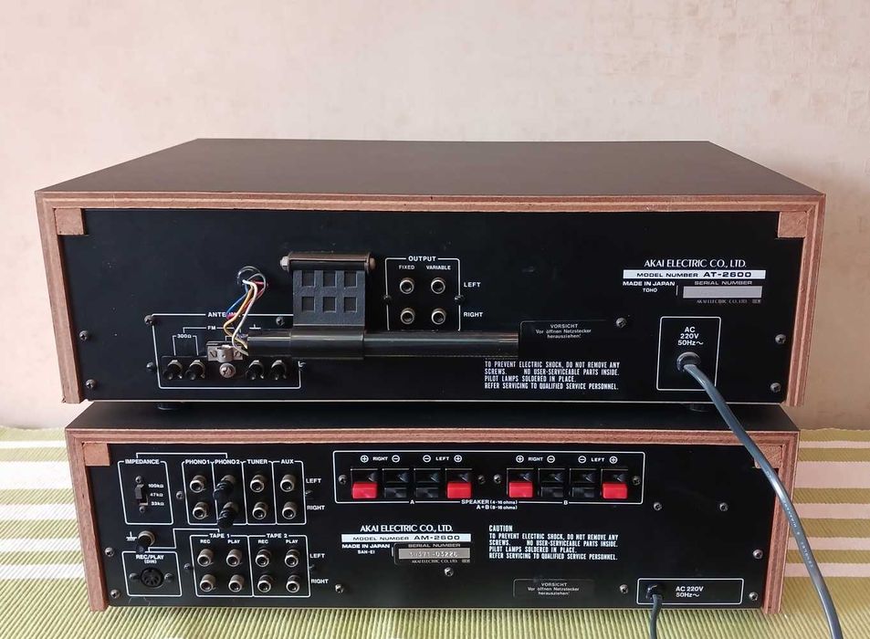 Тюнер Akai AT-2600