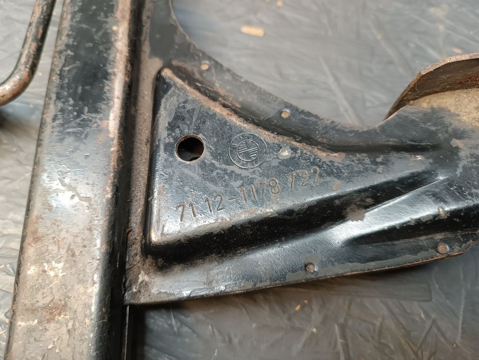 Домкрат БМВ Е30 BMW E30