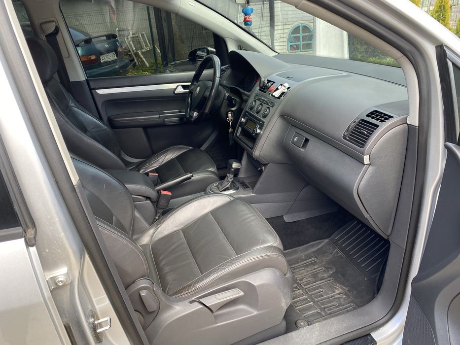 Продам VW Touran 2009р. R-line.