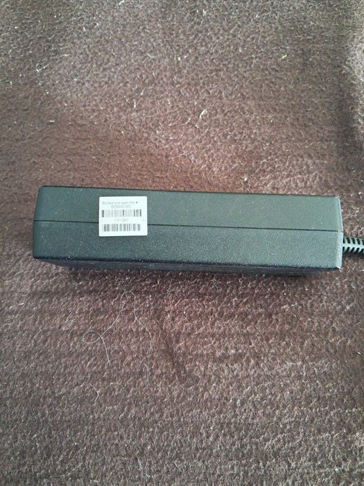 Carregador original HP  para portátil em bom estado.