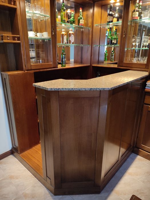 Móvel bar canto em madeira  ( negociável)