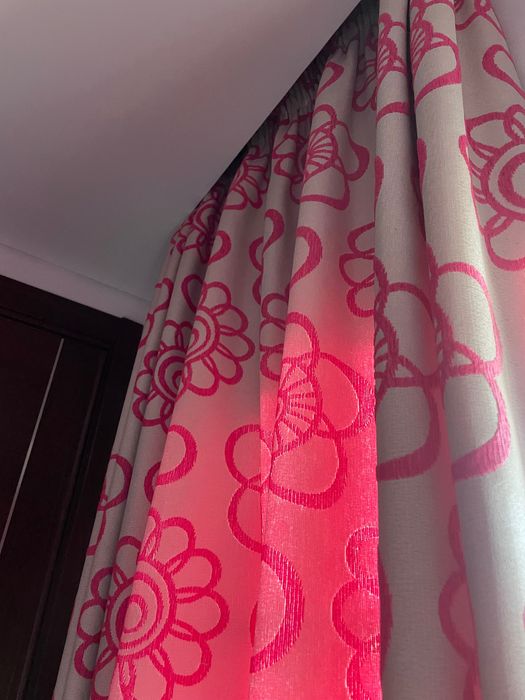 Conjunto almofadas e cortinado