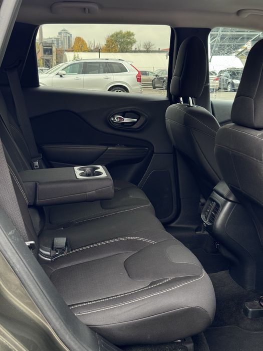 Jeep Cherokee 2015 рік