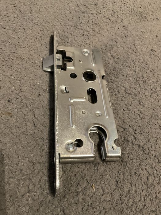 Zamek wpuszczany do drzwi (nowy, nieużywany)