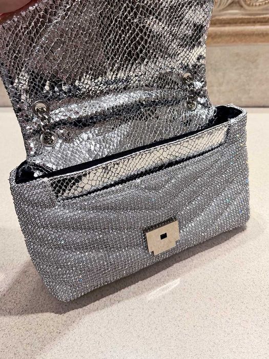 Skrząca się pikowana torebka Steve Madden