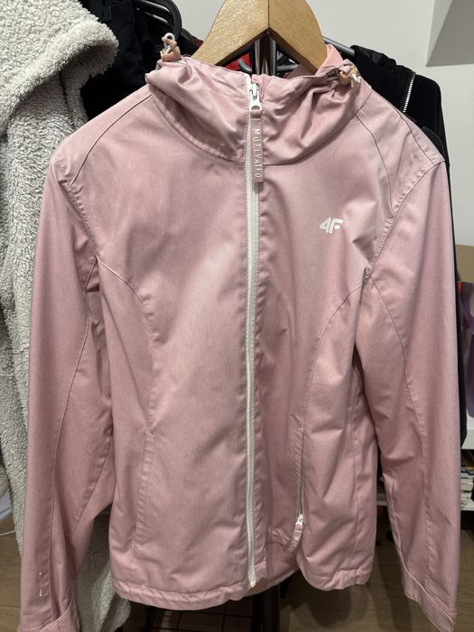 Kurtka wiatrówka z kapturem