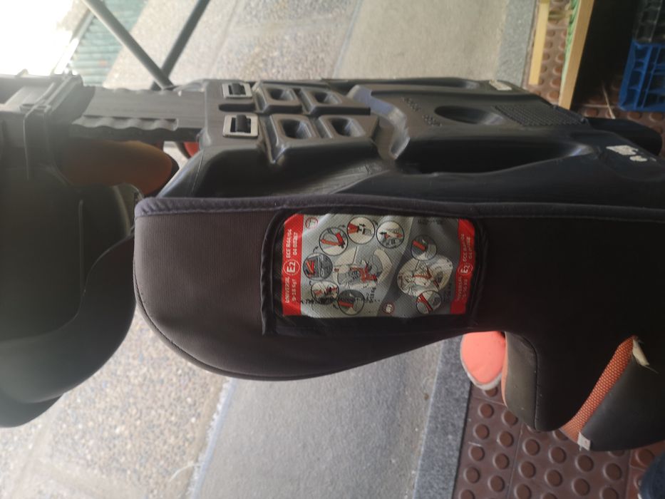 Cadeira de bebé automóvel