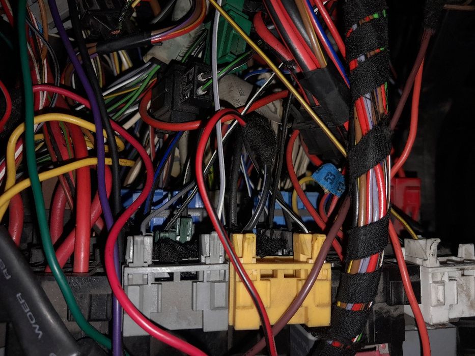 Автоелектрик-діагност Mersedes Vag