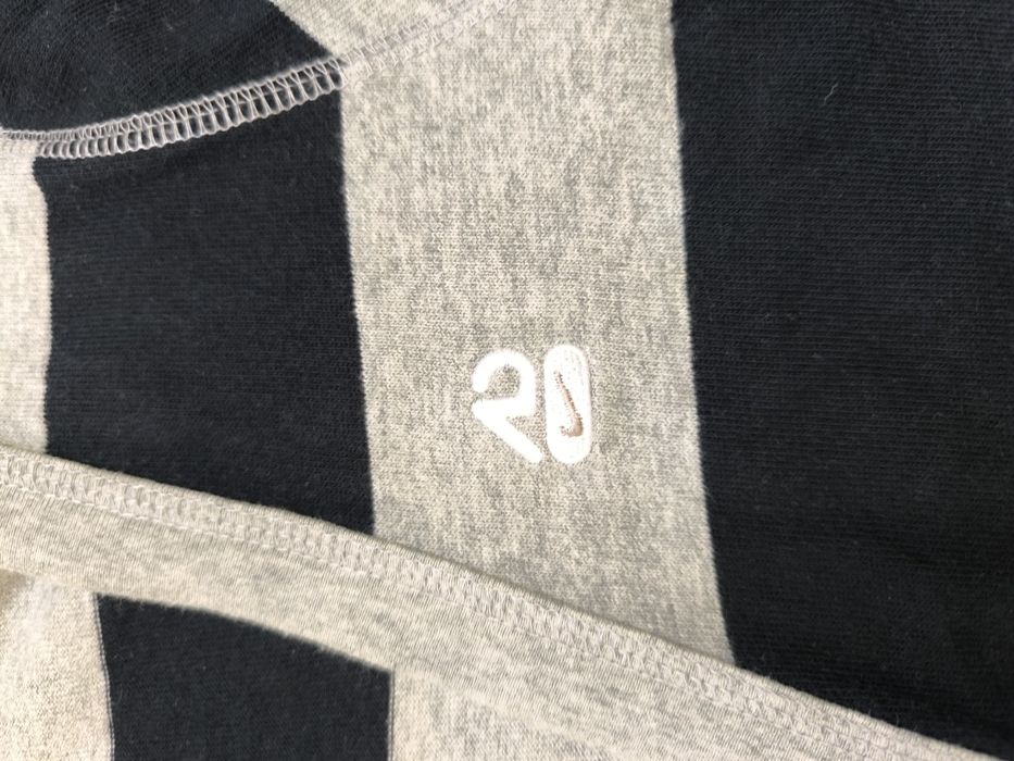 Sweter damski w paski Nike