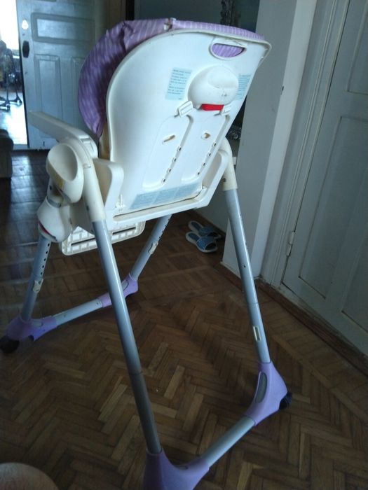 Стілець для годування
