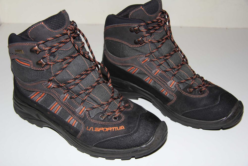 Трекинговые ботинки"LA SPORTIVA" 8/42/28см.
