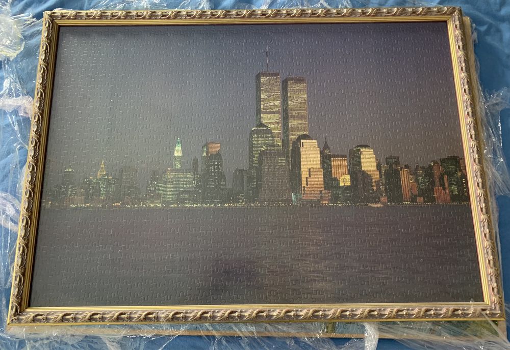 Vende-se quadro / puzzle emoldurado das torres gémeas