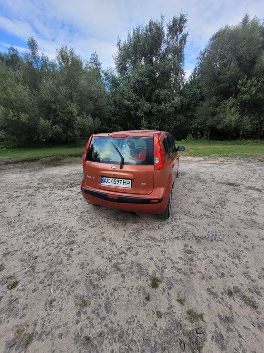 Авто Нісан Ноте.