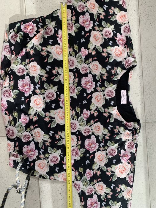 Bluzka czarna w kwiaty w róże kimono obersize
