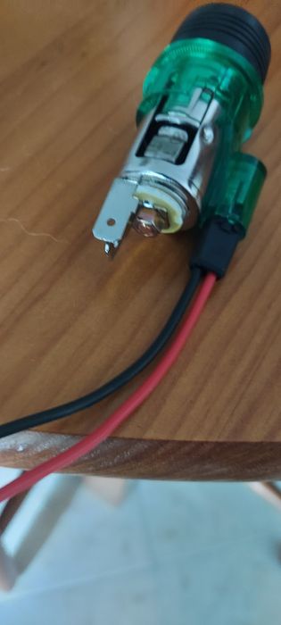 Isqueiro para automóveis.