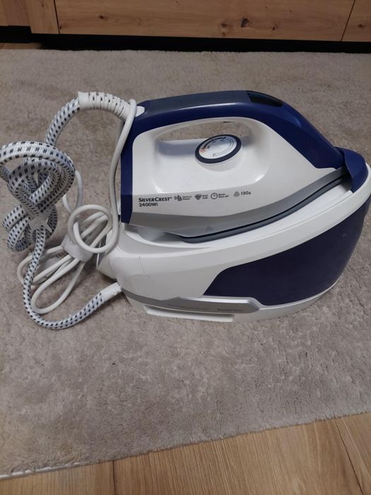 Żelazko parowe ze stacja