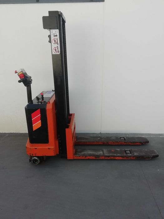 Stacker Elétrico + Carregador - 2.4m e 1.5t