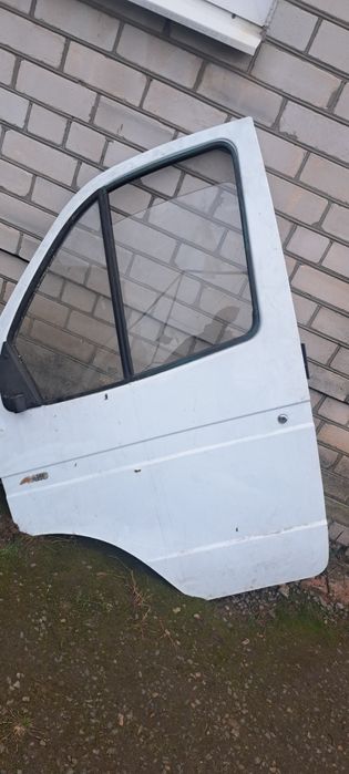 Продам капот и дверт на газель