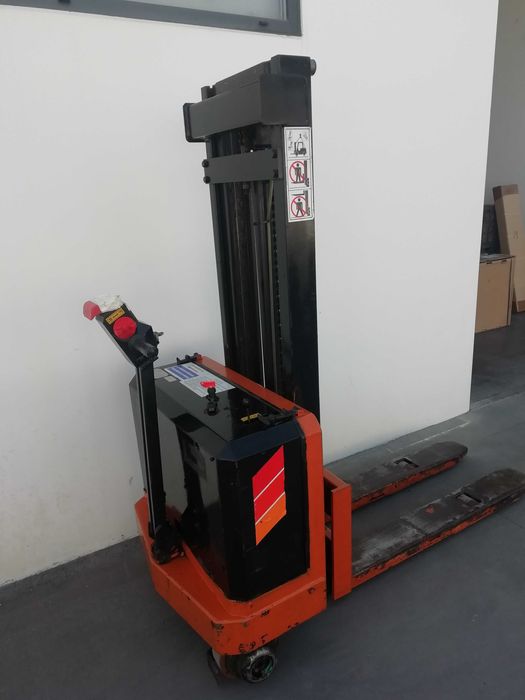 Stacker Elétrico + Carregador - 2.4m e 1.5t