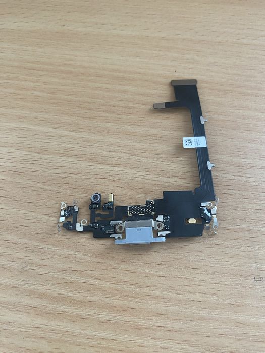 Продам нижний шлейф на айфон/iphone 11 pro