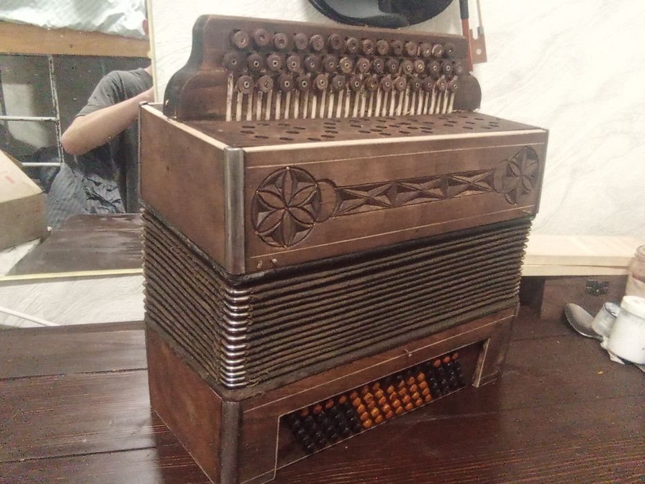 Баян деревяний потрібна профілактика