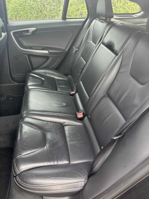 Peças Volvo V60 2.4 D6 Hibrida do ano 2013