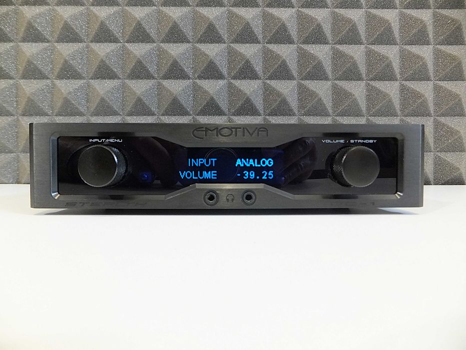 EMOTIVA STEALTH DC-1 - przetwornik DAC z przedwzmacniaczem / karton