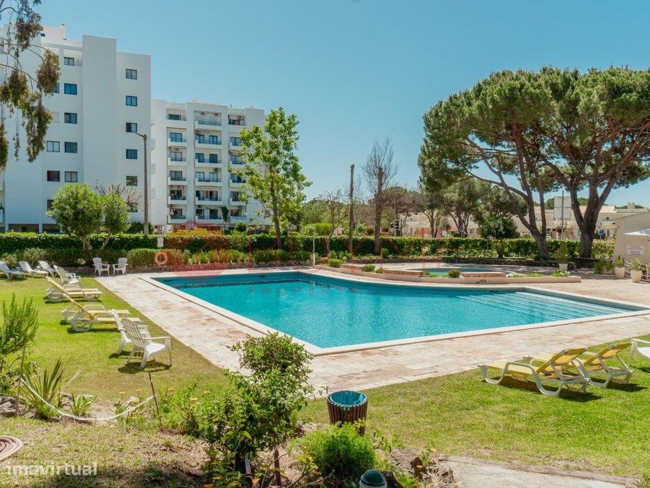 Apartamento T1 com terraço privativo em Vilamoura