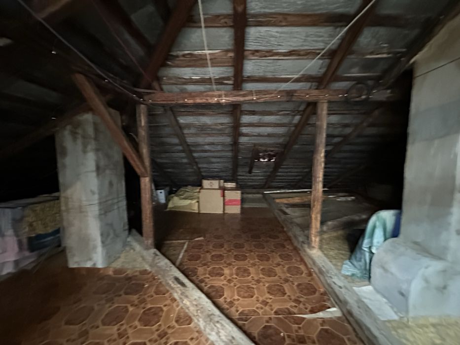 В центрі біля парку півособняк з 2 кухнями та гарному стані 5 кімнат