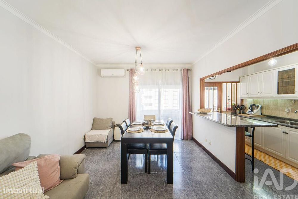 Apartamento T2 em Chafé de 88 m2
