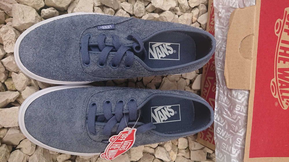 VANS r. 36,5  zamszowe, nowe