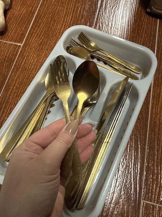 Conj talheres dourados