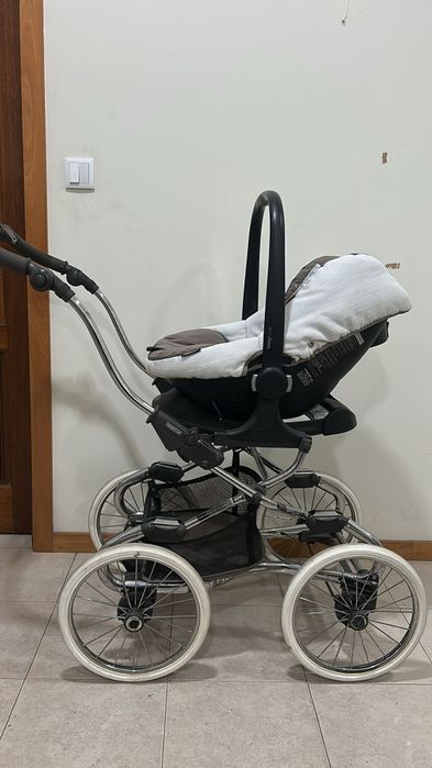 Carrinho de criança  em bom estado vendo
