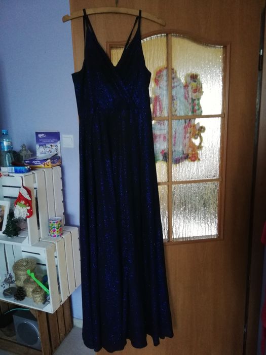 Sukienka                     .