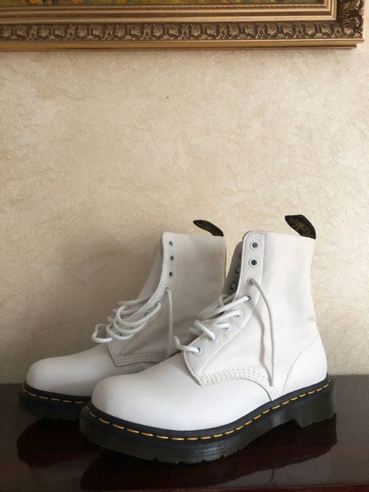 Продам оригинальные Dr. Martens 1460 White