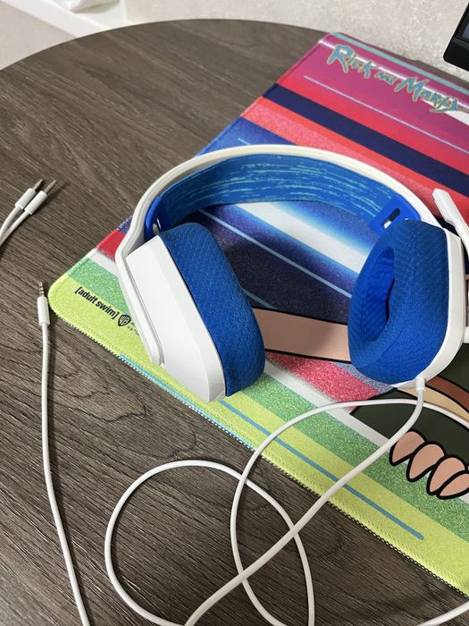 Игровые Logitech g335 наушники иделаьное состояние