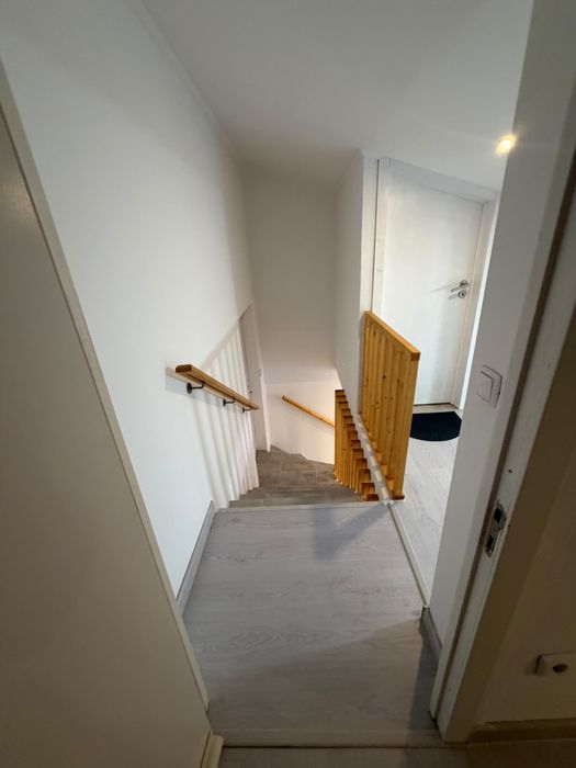 Moradia T1/2 Duplex para Arrendamento | Queijas (Oeiras) - entrada imediata