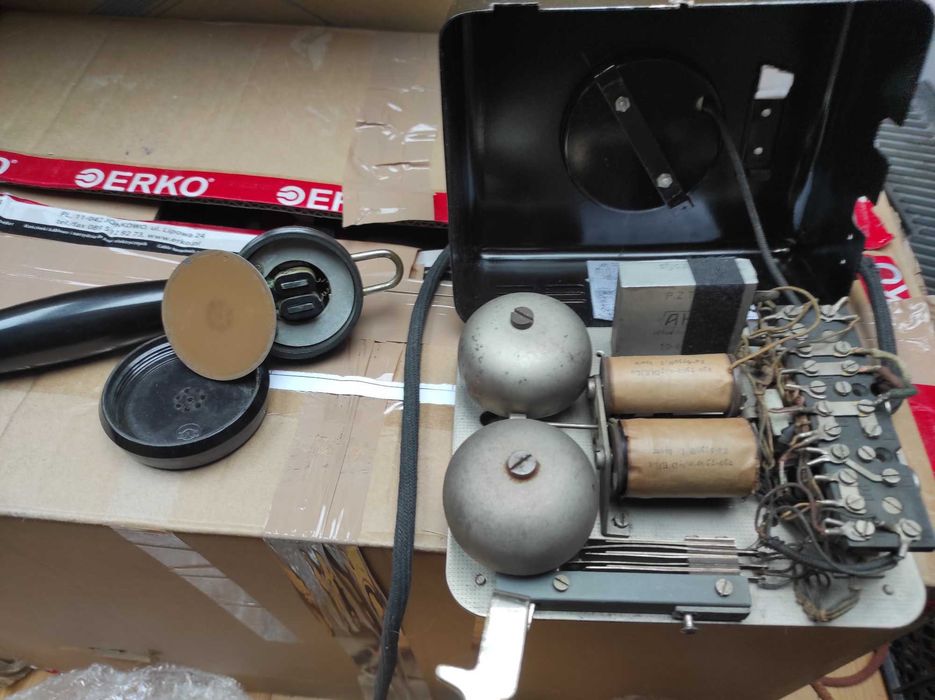 Stary polski telefon CB 35