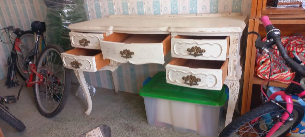 Movel/secretária antigo