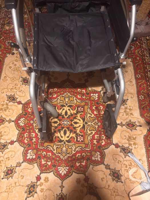 Продам инвалидное кресло