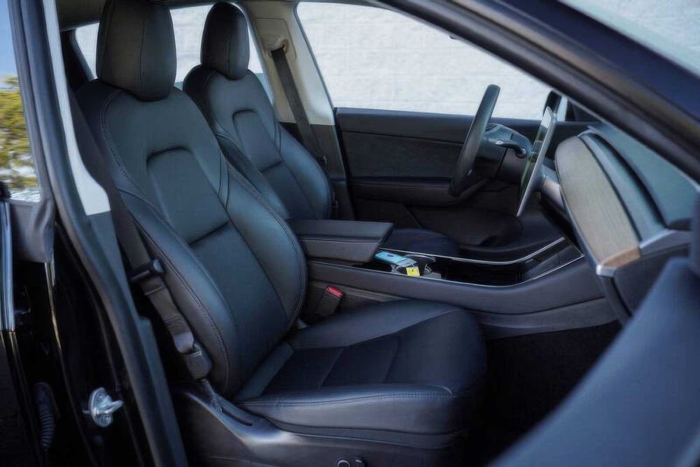 Tesla Model Y Long Range      2021