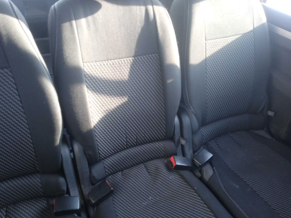 Фольксваген тауран 2013 року