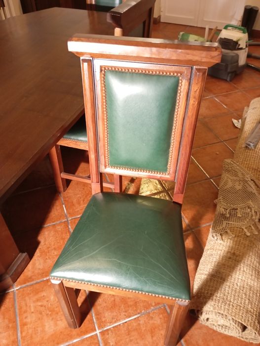 Mesa maciça c/ cadeiras