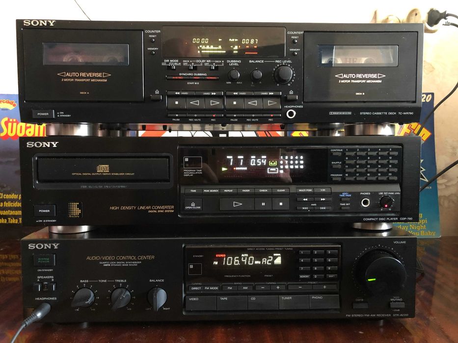 SONY комплект з AM-FM ресивера STR-AV310  касетної деки TC-WR790  cd програвача CDP-790(пульт)