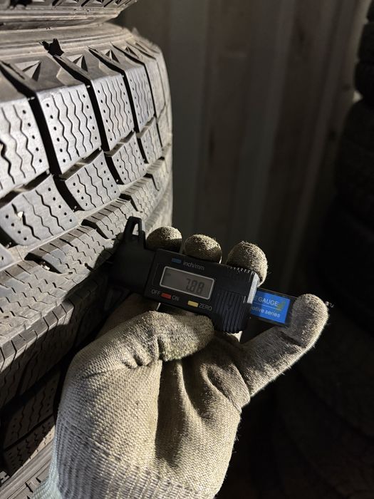 235/60/18 Michelin