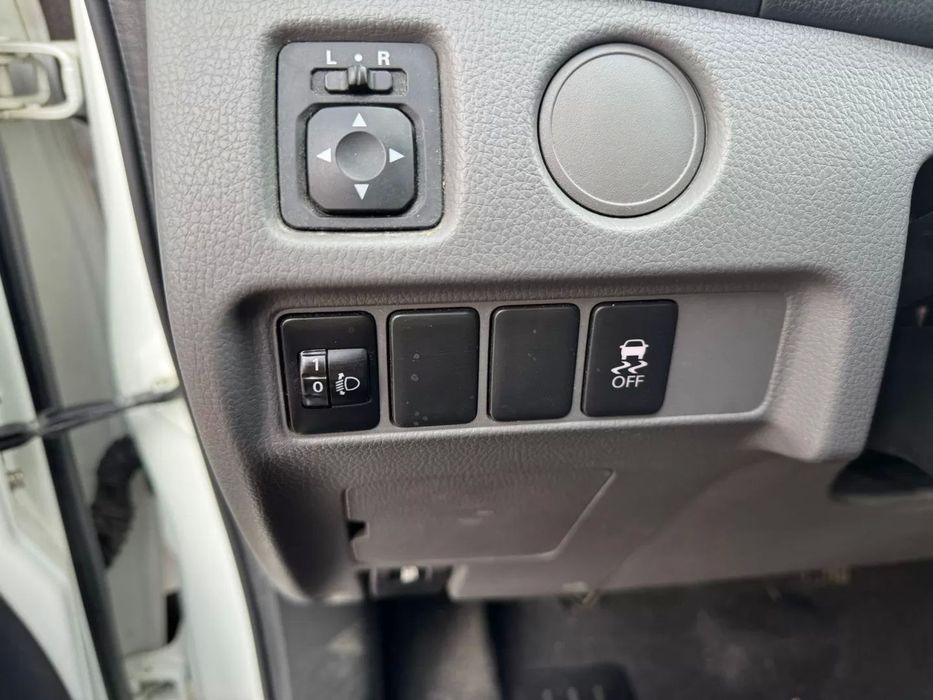 Mitsubishi L200 2.4 DI-D CD Invite 4WD